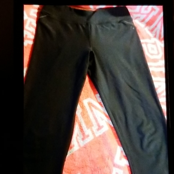 💥3/$20 Zuzuzen active leggings - Picture 2 of 6